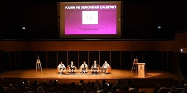 baskan-eski-kadin-ve-demokrasi-calistayinda-konustu-cumhuriyet-basli-basina-bir-kadin-devrimidir.jpg