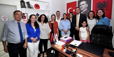 baskan-eskiden-bornova-arnavutlarina-ziyaret.jpg