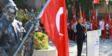 baskan-filiz-ceritoglu-sengel-efes-selcuk-tek-sevdamiz-ataturk-diyenlerindir.jpg