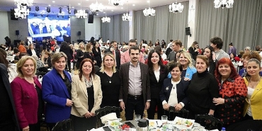 baskan-huseyin-can-guner-8-mart-etkinliklerine-katildi.jpg
