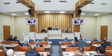 baskan-ibrahim-sandikci-milletimiz-sagduyu-ile-hareket-ederek-esnafinin-ve-ureticisinin-yaninda-yer-aldi.jpg