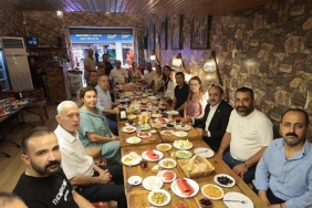 baskan-mutlu-tarihi-carsida-esnafla-bulustu-kemeralti-en-buyuk-zenginligimiz.jpg