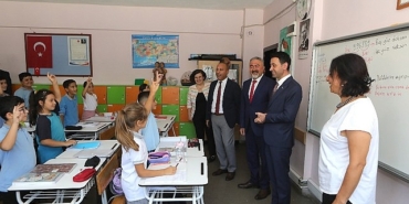 baskan-onaldan-ogrencilere-surpriz-ziyaret.jpg