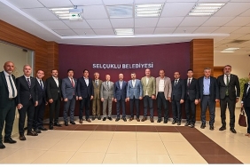 baskan-pekyatirmaci-bursadan-gelen-heyete-selcukluyu-anlatti.jpg