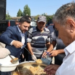 baskan-rasim-ari-sehrin-her-noktasinda-vatandaslarla-bir-arada.jpg