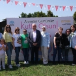 Başkan Şadi Özdemir Anneler Günü’nü Bizim Ev katılımcılarıyla kutladı