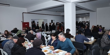 baskan-sadi-ozdemir-asevinde-vatandaslarla-iftar-yapti.jpg