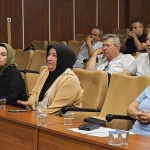 baskan-sezer-muhtarlarin-taleplerini-dinledi.jpg