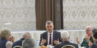 baskan-sezer-sehit-ve-gazi-aileleri-ile-iftarda-bir-araya-geldi.jpg