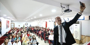 baskan-taban-kariyer-gununde-lise-ogrencileriyle-bulustu.jpg
