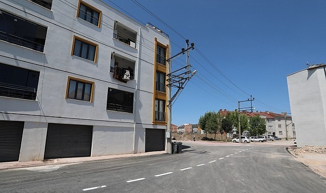 baskan-taban-tamamlanan-asfalt-ve-otopark-calismalarini-yerinde-inceledi.jpg