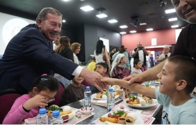 baskan-topuz-ozel-bireylerle-milas-belediyesi-tarafindan-duzenlenen-kahvaltida-bulustu.jpg