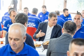 baskan-tugay-gune-izbeton-emekcileriyle-basladi.jpg