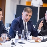 baskan-tugay-izmirin-kabugunu-kirmasi-oncu-kent-olmasi-icin-calisiyoruz.jpg