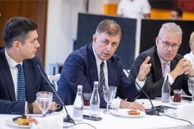 baskan-tugay-izmirin-kabugunu-kirmasi-oncu-kent-olmasi-icin-calisiyoruz.jpg