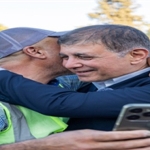 Başkan Tugay Kültürpark Göl Gazinosu’nu işçilerle açtı