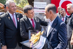 baskan-tugay-sehit-aileleri-ve-gazilerle-bulustu.jpg