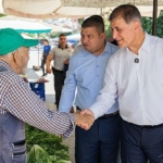 Başkan Tugay Tire’de vatandaşlar, üreticiler ve esnafla buluştu