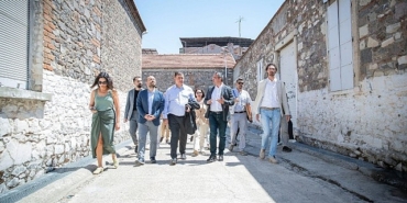 baskan-tugay-ve-mahir-polat-tarihi-basmane-semtinde-incelemelerde-bulundu.jpg