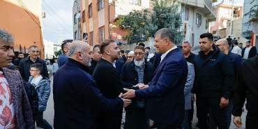 baskan-tugay-yurttaslarla-bayramlasti.jpg