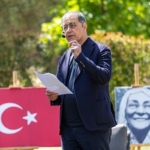 Başkan Tugay’dan Anneler Günü’nde duygulandıran sürpriz
