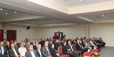 baskan-turan-muhtarlara-belediye-calismalarini-anlatti.jpg