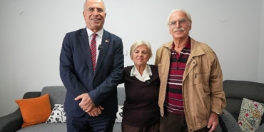 baskan-unal-isik-ogretmeni-ayse-kucuku-ziyaret-etti.jpg