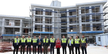 baskan-vekili-ozdemir-balbey-kentsel-yenileme-projesini-inceledi.jpg