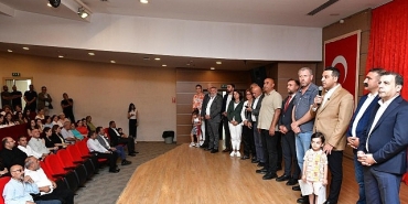 baskan-yildiz-mesai-arkadaslariyla-bayramlasti.jpg