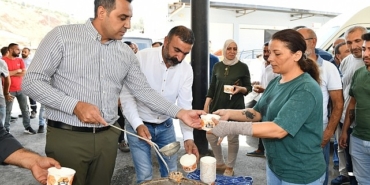 baskan-yildizdan-personele-asure-ikrami.jpg
