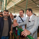 baskan-zeyrek-canli-hayvan-borsasini-ziyaret-etti.jpg