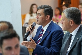 baskan-zeyrek-koprubasinda-muhtarlarla-bulustu.jpg