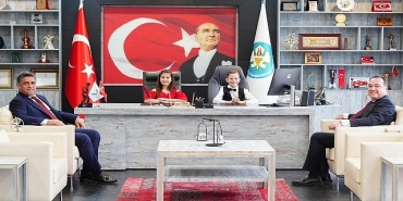baskanlik-koltugu-bugun-cocuklarin.jpg