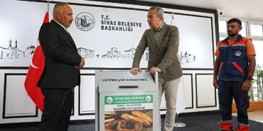 bayat-ekmekler-cop-olmasin.jpg