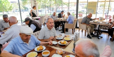 bayrakli-belediyesi-kent-lokantalarinda-askida-yemek-uygulamasi-basladi.jpg