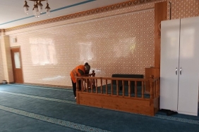 bayram-oncesi-camilerde-temizlik.jpg