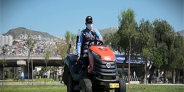 bayram-oncesi-izmirin-parklarinda-yogun-bakim-mesaisi.jpg
