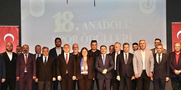 belediye-baskanimiz-rasim-ari-yilin-belediye-baskani-secildi.jpg