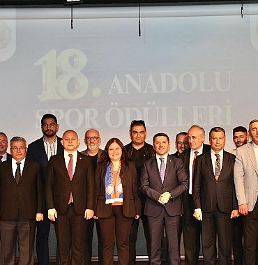 belediye-baskanimiz-rasim-ari-yilin-belediye-baskani-secildi.jpg