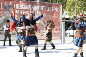 bergamanin-kurtulusu-torenlerle-kutlandi.jpg