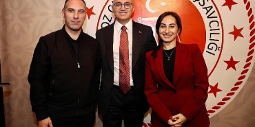 beykoz-cumhuriyet-bassavcisi-doc-dr-baris-dumana-anlamli-veda-yemegi.jpg