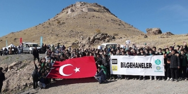 bilgehanelerin-8-sinif-ogrencileri-takkeli-dagda-zirve-yolculugu-deneyimi-yasadi.jpg