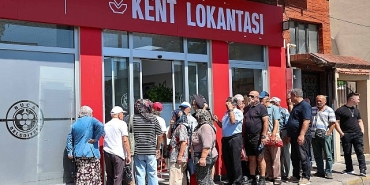 bir-ekmek-15-lira-bucada-4-cesit-yemek-50-lira.jpg