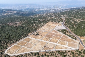 bornova-kayadibi-kent-mezarligi-hizmete-acildi.jpg