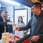 bornovada-soguk-sabahlar-sicak-corbayla-isiniyor.jpg
