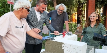 buca-belediyesinden-edip-akbayrama-vefa.jpg