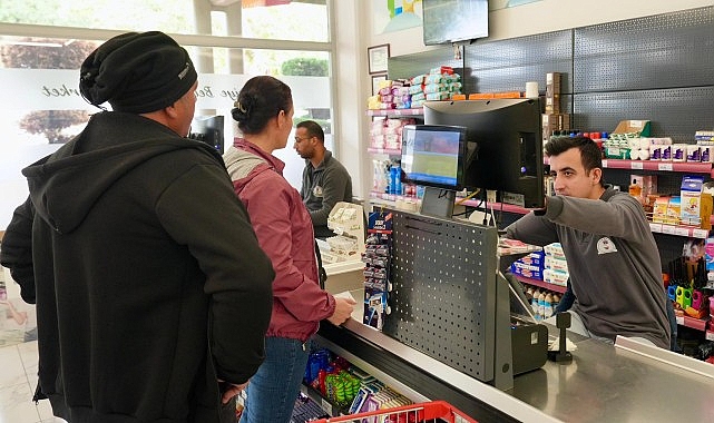 burhaniye-belediyesinden-halka-hizmet-halk-market.jpg