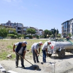burhaniyede-park-ve-yesil-alanlarda-calismalar-kesintisiz-suruyor.jpg