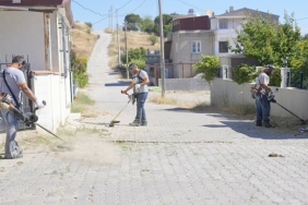 burhaniyenin-her-noktasinda-araliksiz-temizlik-mesaisi.jpg