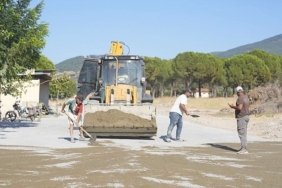 burhaniyenin-kirsal-mahallelerinde-calismalar-suruyor.jpg